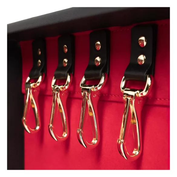 Bedroom Fantasies - 12-delt BDSM-koffert (svart)