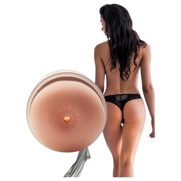 Naboens Datter Layla - naturlig rumpe-masturbator